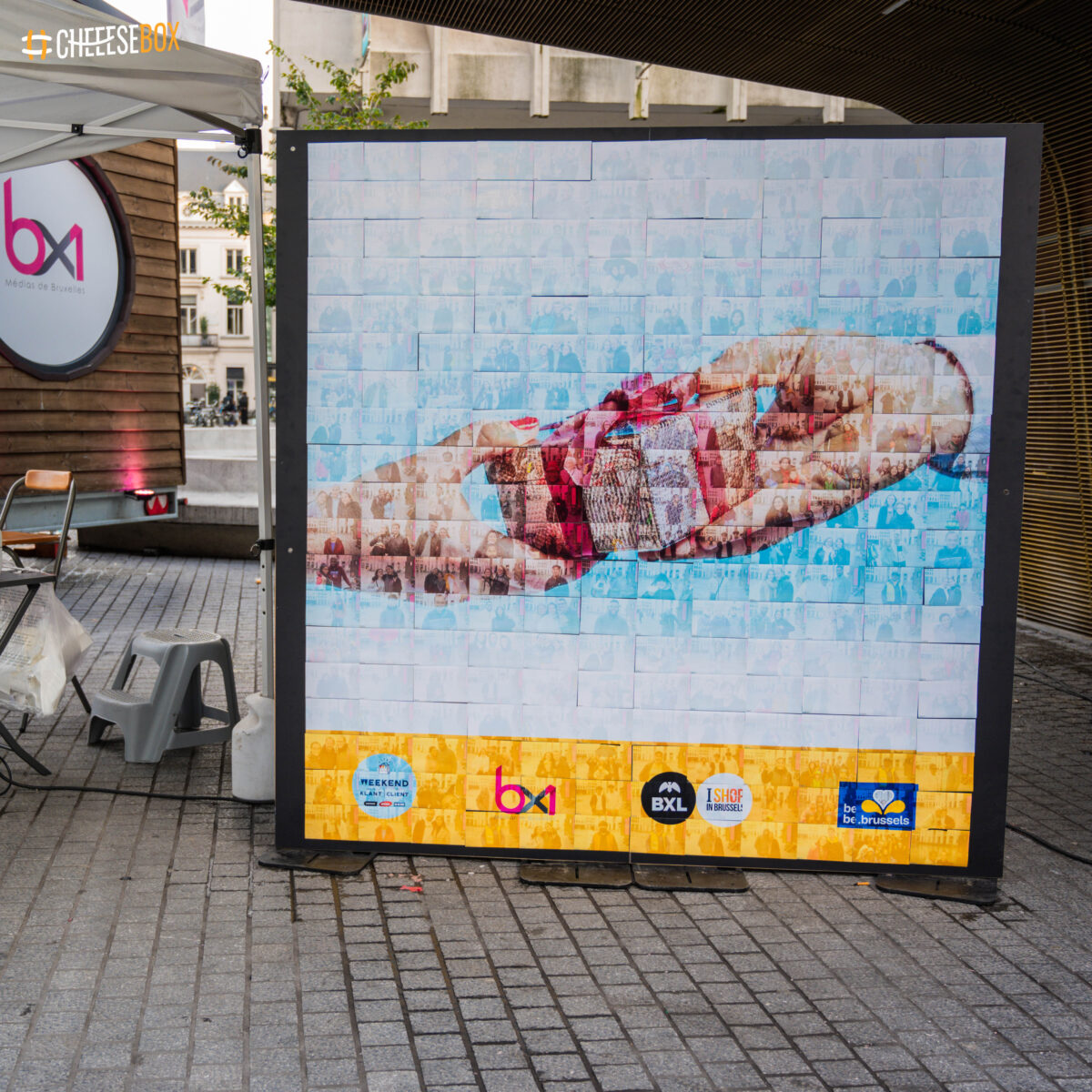 Mosaic Wall Photobooth : Créez une Œuvre Collective et Unique avec CheeeseBOX ! – Image 4