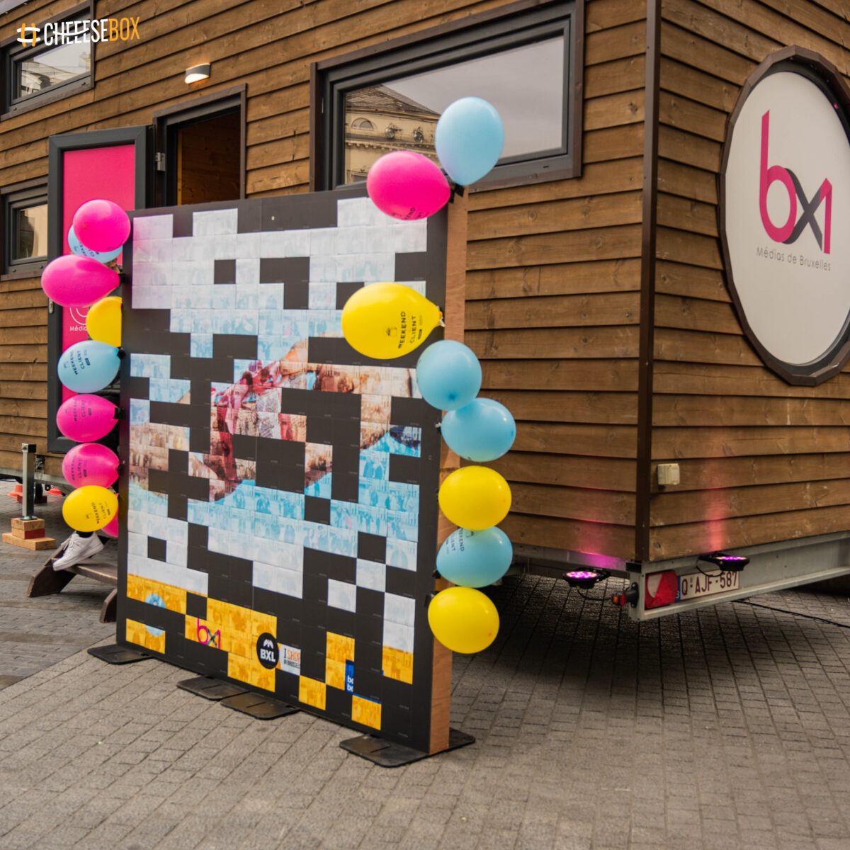 Mosaic Wall Photobooth : Créez une Œuvre Collective et Unique avec CheeeseBOX ! – Image 5