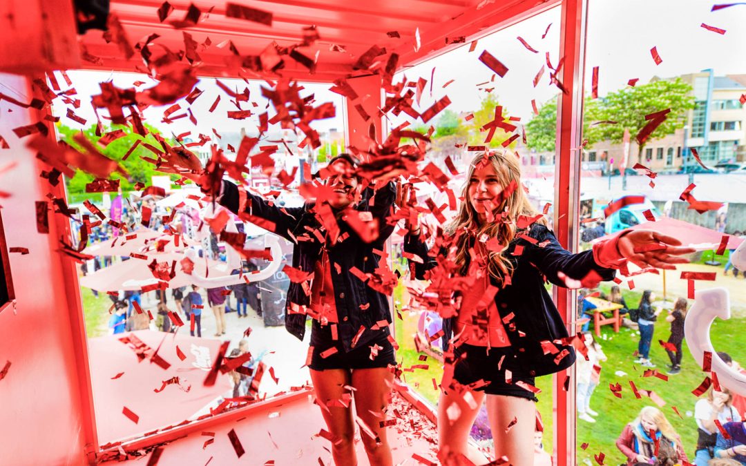 Coca Cola Confetti Container Festival