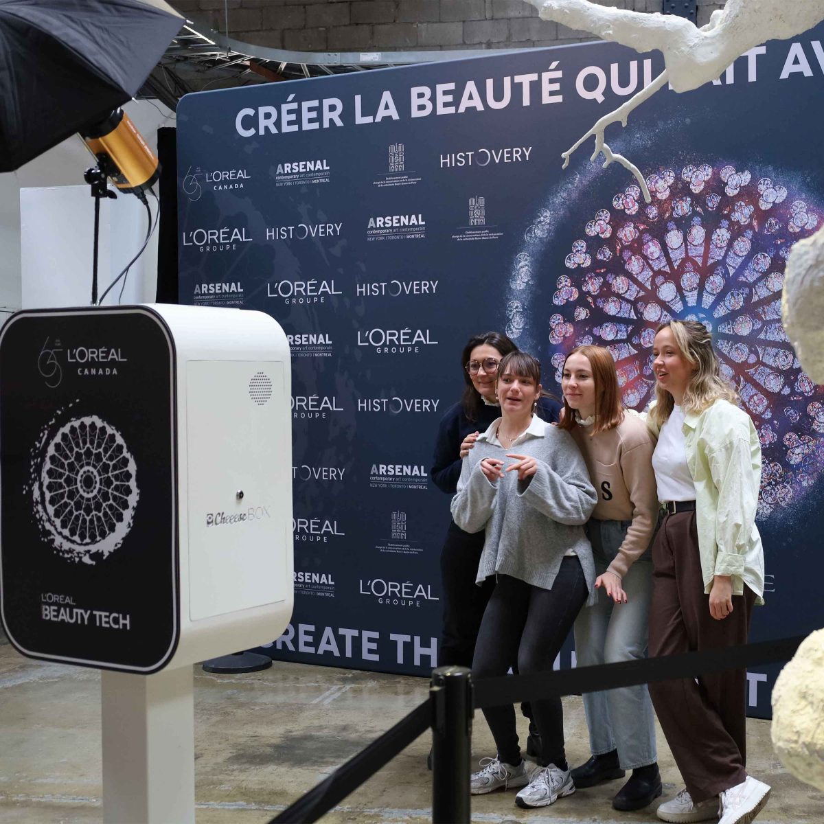 Personnalisez Votre Photobooth avec Notre Option Pack Branding – Image 3